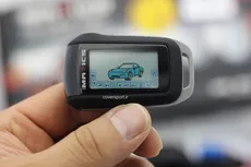 دزدگیر ماتریکس مدل 9500 با یک ریموت تصویری و یک ساده